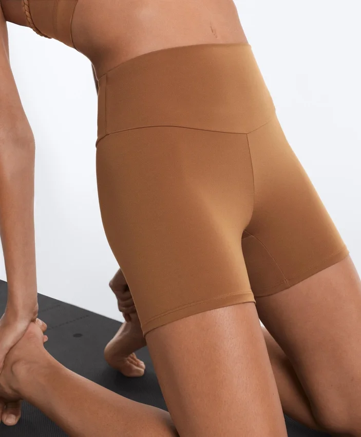 Comfortlux Yüksek Bel 10 cm Hot Pantolon Comfortlux Yüksek Bel 10 cm Hot Pantolon