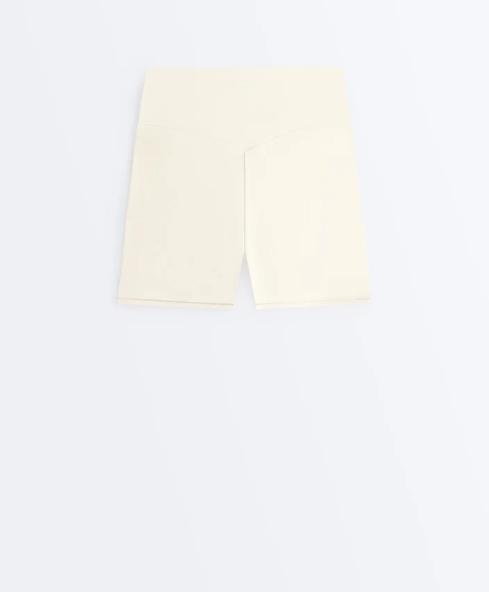 Comfortlux Yüksek Bel 10 cm Hot Pantolon, Ajour Detaylı Comfortlux Yüksek Bel 10 cm Hot Pantolon, Ajour Detaylı