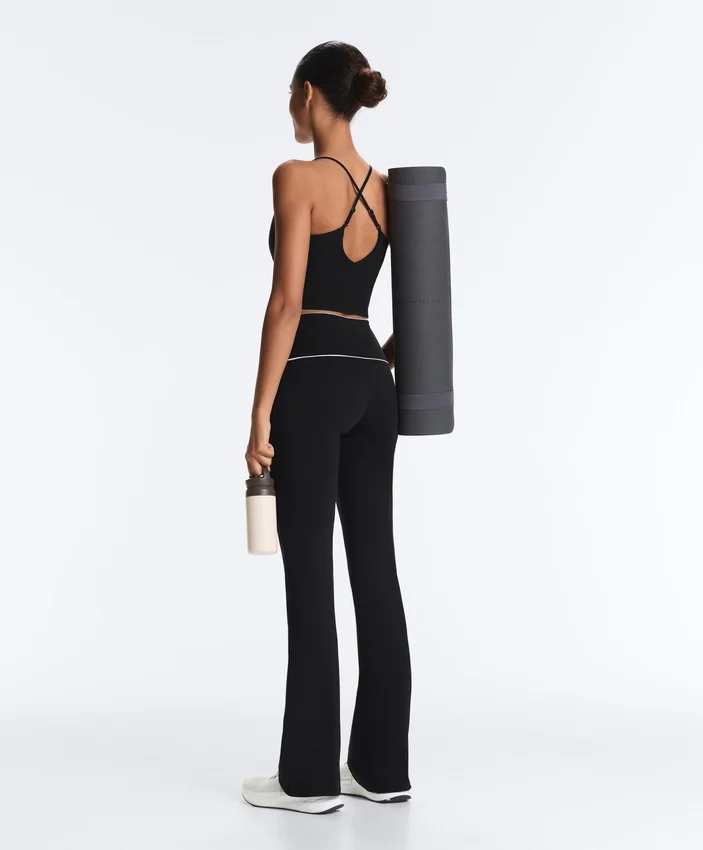 Comfortlux Yüksek Bel Fiyonklu Geniş Paça Pantolonlar Comfortlux Yüksek Bel Fiyonklu Geniş Paça Pantolonlar