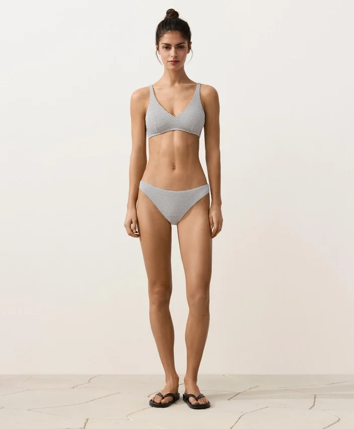 Jakarlı Polka Dot Halter Bikiniler Jakarlı Polka Dot Halter Bikiniler