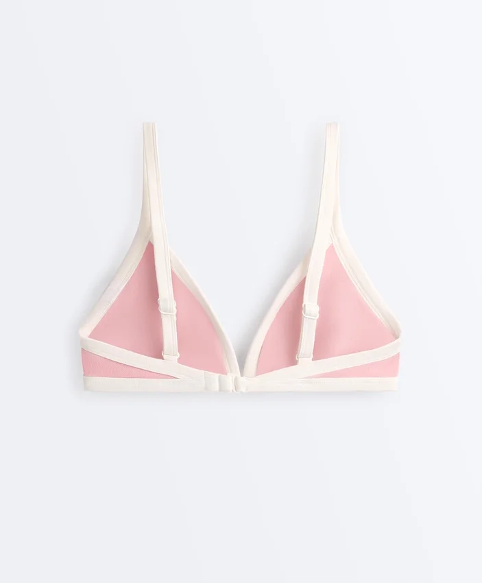 Kontrast Süslemeli Üçgen Bikini Üst Giyim Kontrast Süslemeli Üçgen Bikini Üst Giyim