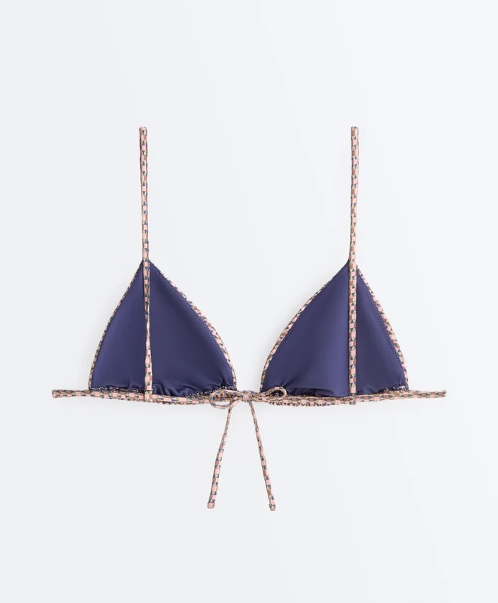 Mini Desenli Metalik İplikli Üçgen Bikini Üst Giyim Mini Desenli Metalik İplikli Üçgen Bikini Üst Giyim