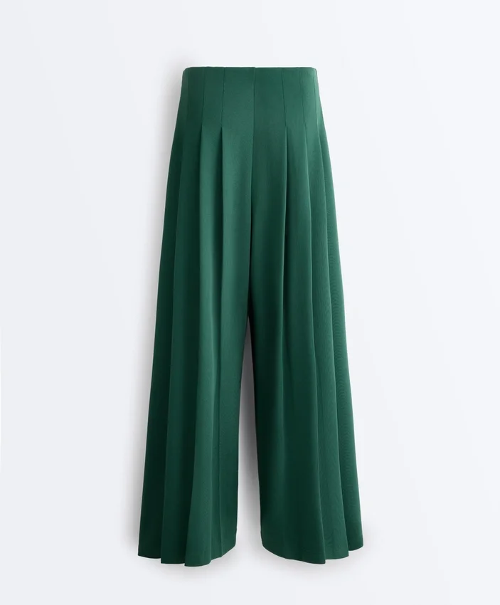 Pileli Pamuklu Geniş Paça Pike Pantolonlar Pileli Pamuklu Geniş Paça Pike Pantolonlar
