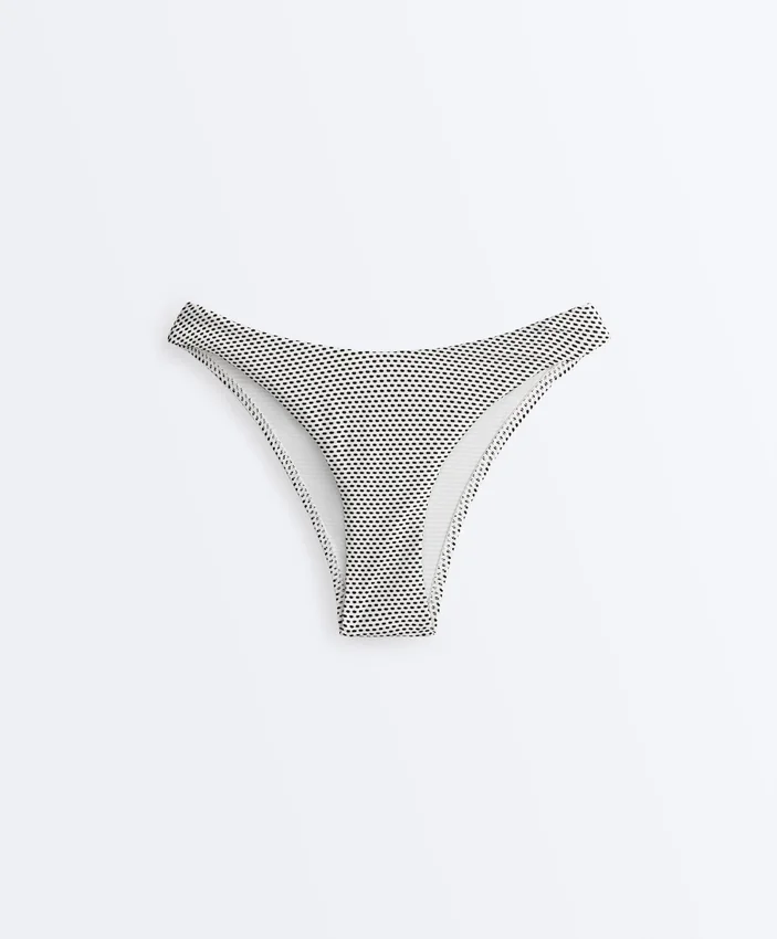 Polka Dot Jakarlı U-Cut Orta Örtücülükte Bikiniler Külotu Polka Dot Jakarlı U-Cut Orta Örtücülükte Bikiniler Külotu