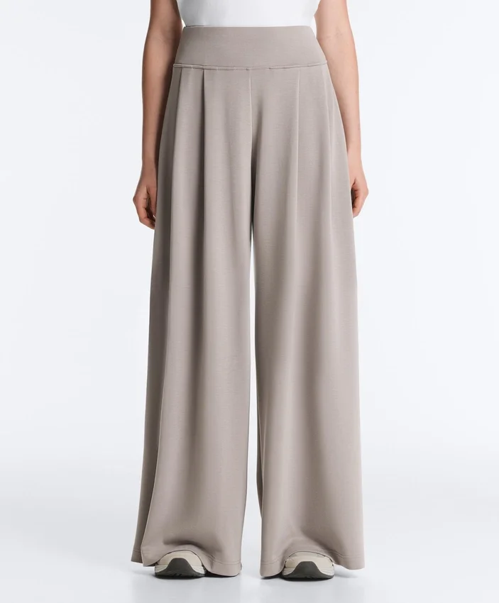 Soft Touch Modal Geniş Paça Pantolonlar ile Korsaj Detay Soft Touch Modal Geniş Paça Pantolonlar ile Korsaj Detay