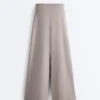 Soft Touch Modal Geniş Paça Pantolonlar ile Korsaj Detay Soft Touch Modal Geniş Paça Pantolonlar ile Korsaj Detay