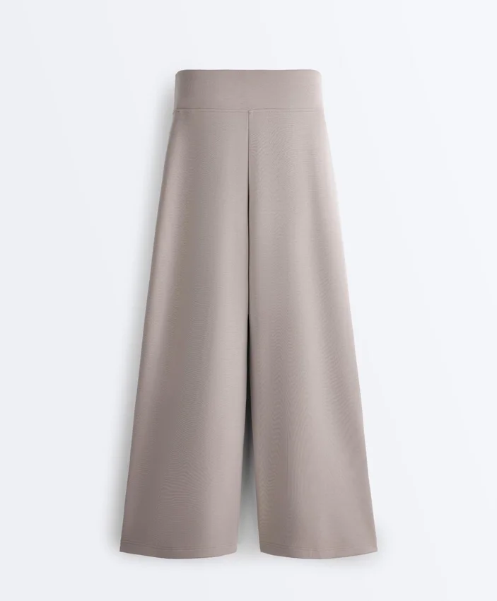 Soft Touch Modal Geniş Paça Pantolonlar ile Korsaj Detay Soft Touch Modal Geniş Paça Pantolonlar ile Korsaj Detay