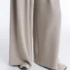 Soft Touch Modal Geniş Paça Pantolonlar ile Korsaj Detay Soft Touch Modal Geniş Paça Pantolonlar ile Korsaj Detay