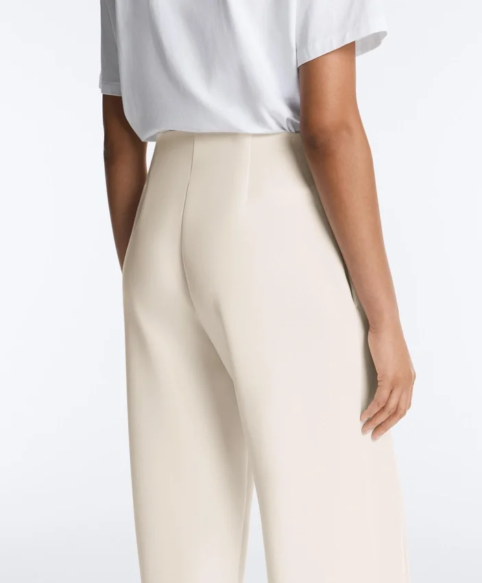 Soft Touch modal ve biye detaylı düz paça pantolon Soft Touch modal ve biye detaylı düz paça pantolon