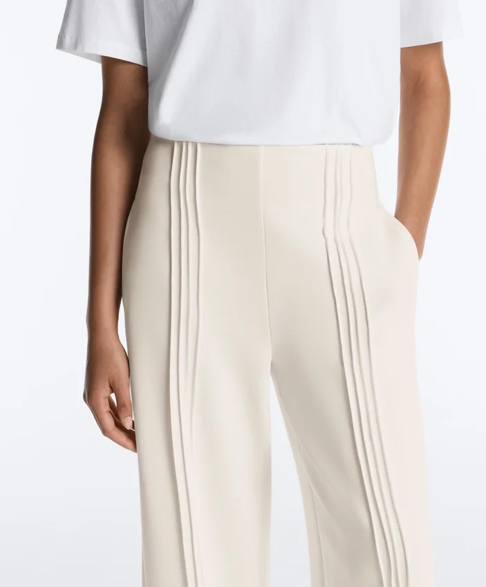 Soft Touch modal ve biye detaylı düz paça pantolon Soft Touch modal ve biye detaylı düz paça pantolon