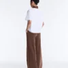 Soft Touch modal ve biye detaylı düz paça pantolon Soft Touch modal ve biye detaylı düz paça pantolon