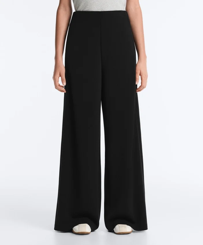 Soft Touch Modal ve Hemstitch Detaylı Geniş Paça Pantolonlar Soft Touch Modal ve Hemstitch Detaylı Geniş Paça Pantolonlar