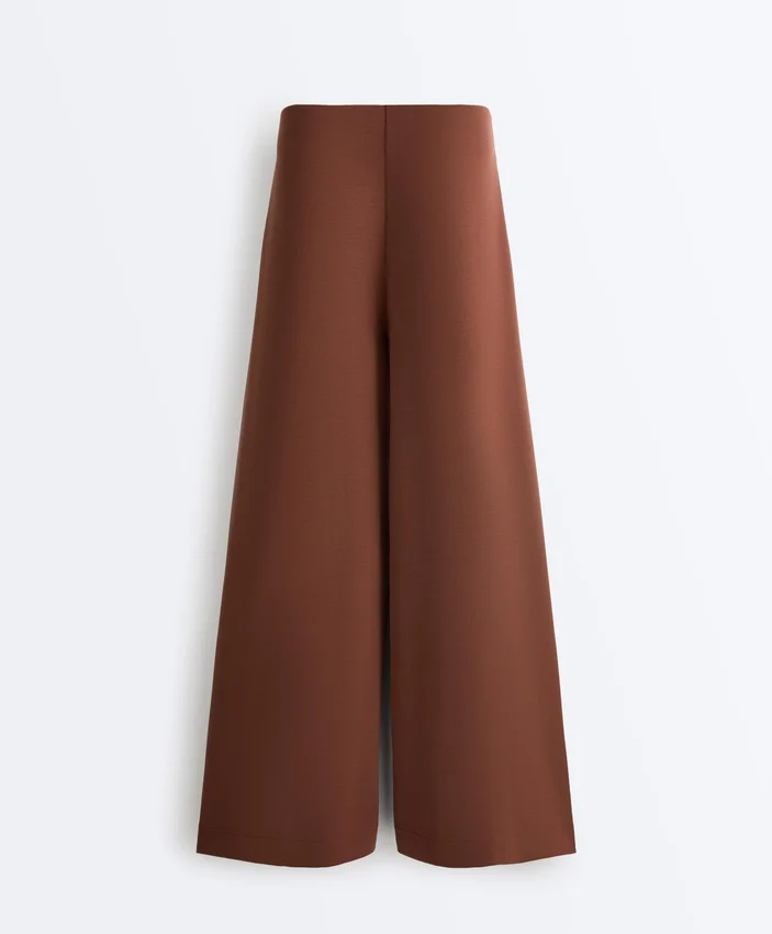 Soft Touch Modal ve Pileli Detaylı Uzun Pantolonlar Soft Touch Modal ve Pileli Detaylı Uzun Pantolonlar