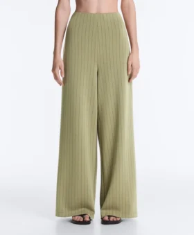 Soft Touch İnce Çizgili Geniş Paça Yüksek Bel Pantolon Soft Touch İnce Çizgili Geniş Paça Yüksek Bel Pantolon