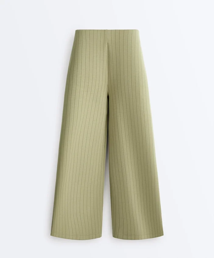 Soft Touch İnce Çizgili Geniş Paça Yüksek Bel Pantolon Soft Touch İnce Çizgili Geniş Paça Yüksek Bel Pantolon