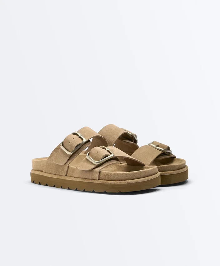 Toka Detaylı Yarı Süet Platform Sandaletler Toka Detaylı Yarı Süet Platform Sandaletler