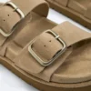 Toka Detaylı Yarı Süet Platform Sandaletler Toka Detaylı Yarı Süet Platform Sandaletler
