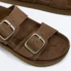 Toka Detaylı Yarı Süet Platform Sandaletler Toka Detaylı Yarı Süet Platform Sandaletler