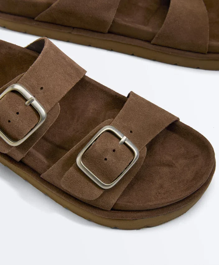 Toka Detaylı Yarı Süet Platform Sandaletler Toka Detaylı Yarı Süet Platform Sandaletler