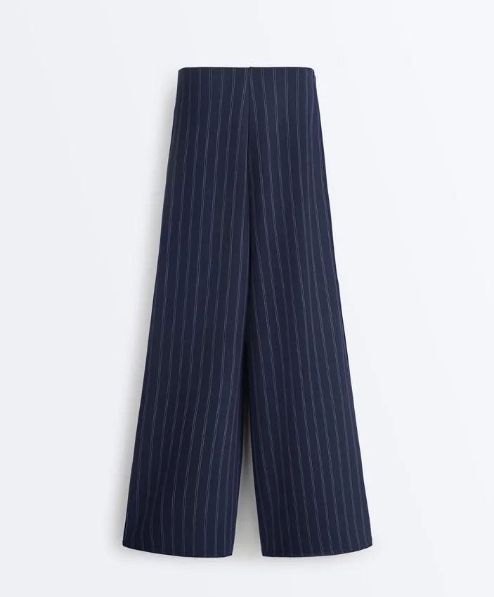 Yan Pileli ve Modal Soft Touch Yumuşak Dokunuşlu Geniş Paça Pantolon Yan Pileli ve Modal Soft Touch Yumuşak Dokunuşlu Geniş Paça Pantolon