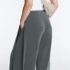 Yan Pileli ve Modal Soft Touch Yumuşak Dokunuşlu Geniş Paça Pantolon Yan Pileli ve Modal Soft Touch Yumuşak Dokunuşlu Geniş Paça Pantolon