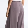 Yan Pileli ve Modal Soft Touch Yumuşak Dokunuşlu Geniş Paça Pantolon Yan Pileli ve Modal Soft Touch Yumuşak Dokunuşlu Geniş Paça Pantolon