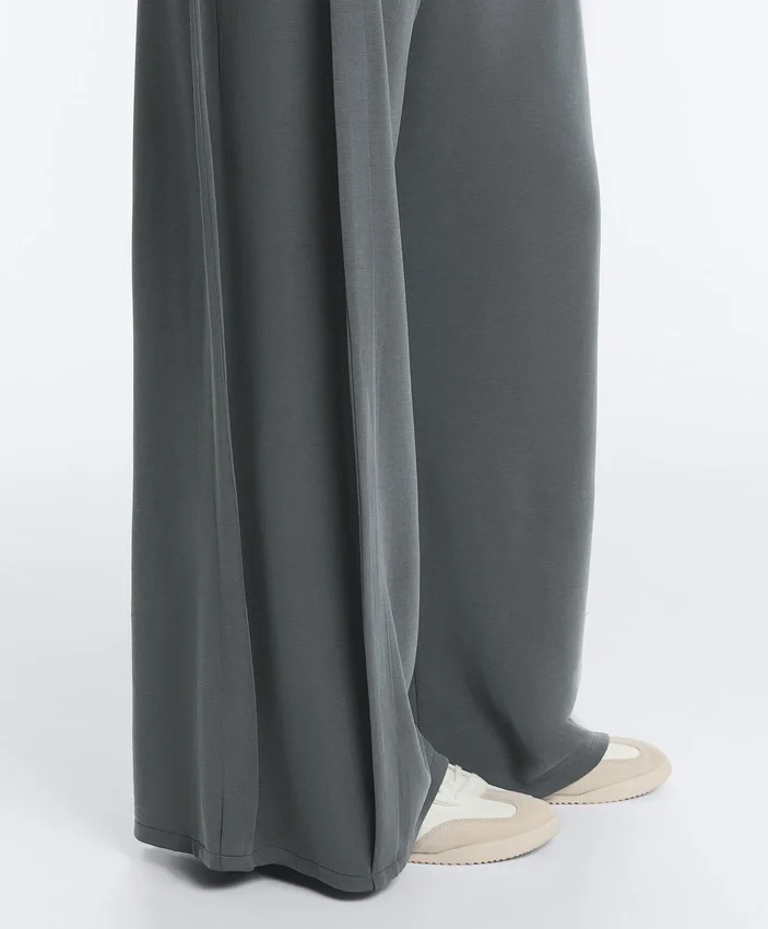 Yan Pileli ve Modal Soft Touch Yumuşak Dokunuşlu Geniş Paça Pantolon Yan Pileli ve Modal Soft Touch Yumuşak Dokunuşlu Geniş Paça Pantolon