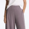 Yan Pileli ve Modal Soft Touch Yumuşak Dokunuşlu Geniş Paça Pantolon Yan Pileli ve Modal Soft Touch Yumuşak Dokunuşlu Geniş Paça Pantolon