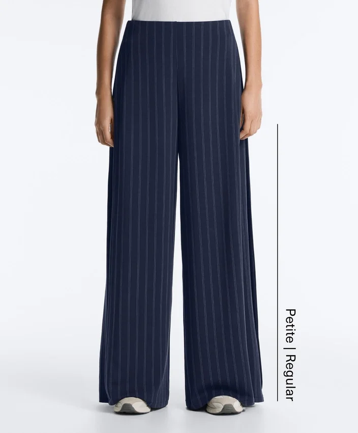 Yan Pileli ve Modal Soft Touch Yumuşak Dokunuşlu Geniş Paça Pantolon Yan Pileli ve Modal Soft Touch Yumuşak Dokunuşlu Geniş Paça Pantolon