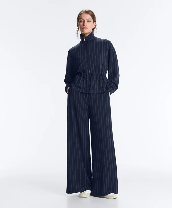 Yan Pileli ve Modal Soft Touch Yumuşak Dokunuşlu Geniş Paça Pantolon Yan Pileli ve Modal Soft Touch Yumuşak Dokunuşlu Geniş Paça Pantolon