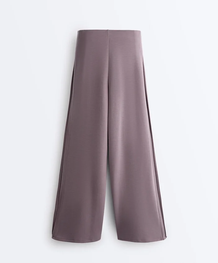 Yan Pileli ve Modal Soft Touch Yumuşak Dokunuşlu Geniş Paça Pantolon Yan Pileli ve Modal Soft Touch Yumuşak Dokunuşlu Geniş Paça Pantolon