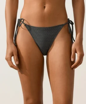 Yıkanmış Efektli Jakarlı Orta Kapalı Bağcıklı Bikiniler