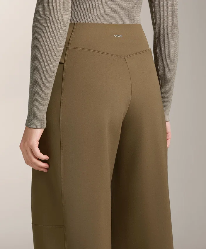 Yüksek Bel Neopren Etkili Düz Paça Pantolonlar Yüksek Bel Neopren Etkili Düz Paça Pantolonlar