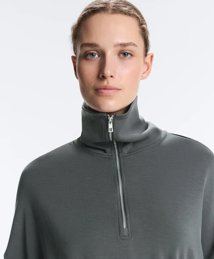 Yumuşak dokulu modal kumaştan yarı fermuarlı sweatshirt Yumuşak dokulu modal kumaştan yarı fermuarlı sweatshirt