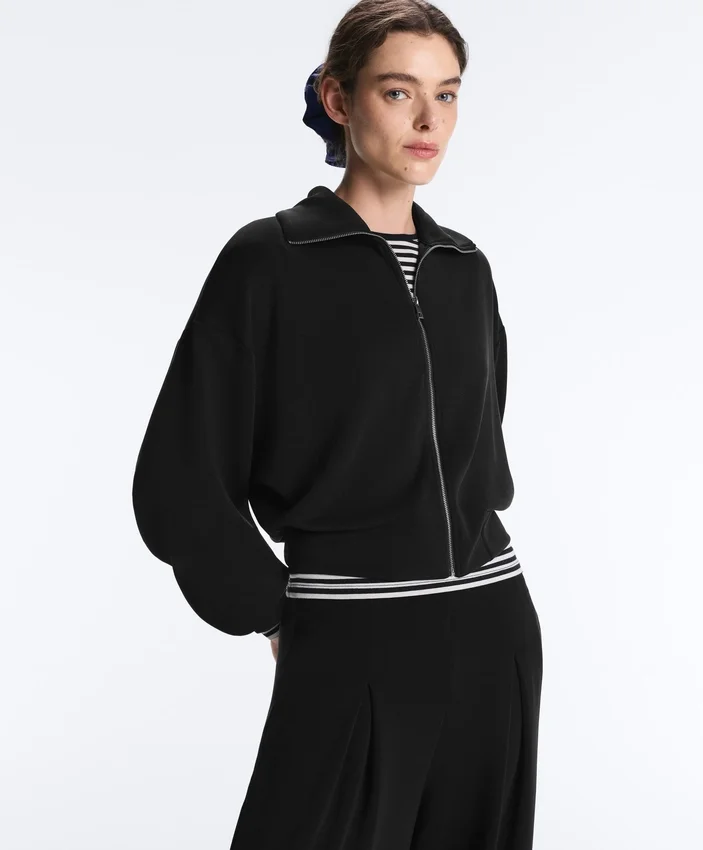 Yumuşak Dokunuşlu Modal Kumaştan Boxy Ceket Yumuşak Dokunuşlu Modal Kumaştan Boxy Ceket