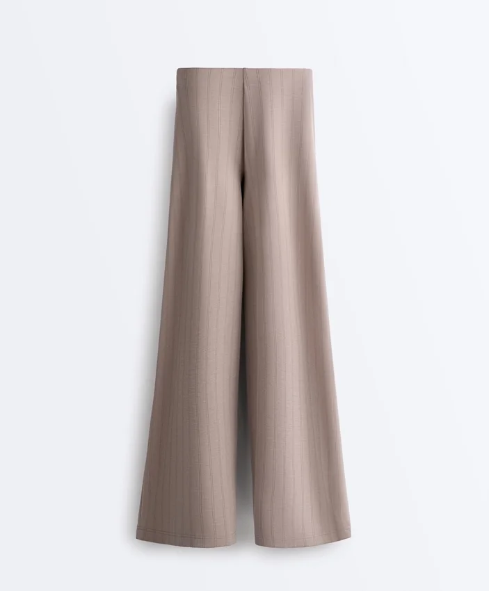 Yumuşak dokunuşlu Soft Touch modal kumaştan geniş paça çizgili pantolon Yumuşak dokunuşlu Soft Touch modal kumaştan geniş paça çizgili pantolon