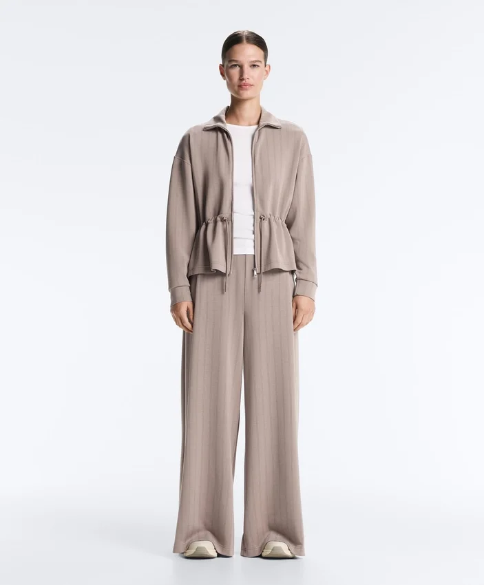 Yumuşak dokunuşlu Soft Touch modal kumaştan geniş paça çizgili pantolon Yumuşak dokunuşlu Soft Touch modal kumaştan geniş paça çizgili pantolon