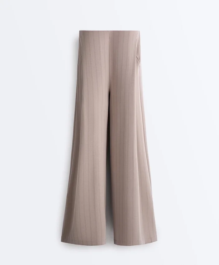 Yumuşak dokunuşlu Soft Touch modal kumaştan geniş paça çizgili pantolon Yumuşak dokunuşlu Soft Touch modal kumaştan geniş paça çizgili pantolon
