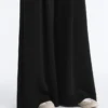 Yumuşak dokunuşlu Soft Touch modal ve pileli uzun geniş paça pantolon Yumuşak dokunuşlu Soft Touch modal ve pileli uzun geniş paça pantolon