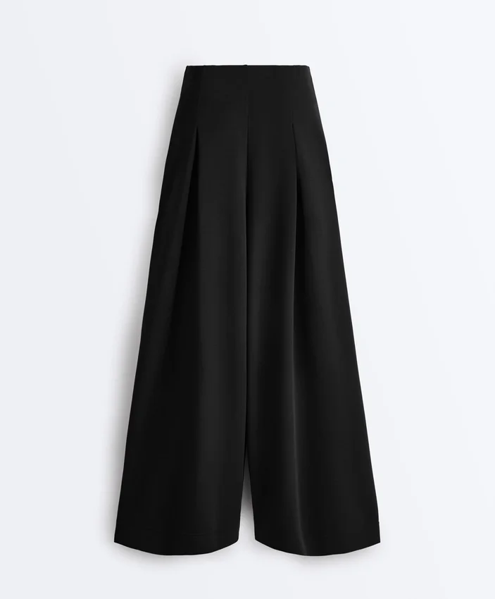 Yumuşak dokunuşlu Soft Touch modal ve pileli uzun geniş paça pantolon Yumuşak dokunuşlu Soft Touch modal ve pileli uzun geniş paça pantolon