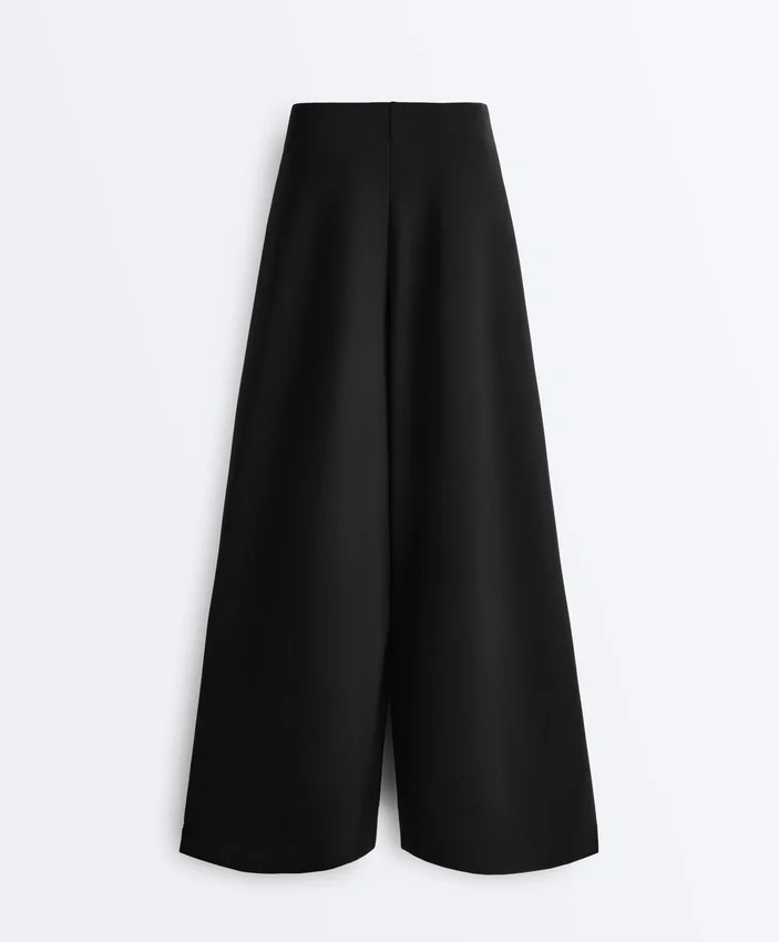 Yumuşak dokunuşlu Soft Touch modal ve pileli uzun geniş paça pantolon Yumuşak dokunuşlu Soft Touch modal ve pileli uzun geniş paça pantolon