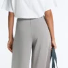 Yumuşak Soft Touch dokunuşlu modal kumaştan uzun pileli pantolonlar Yumuşak Soft Touch dokunuşlu modal kumaştan uzun pileli pantolonlar
