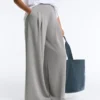 Yumuşak Soft Touch dokunuşlu modal kumaştan uzun pileli pantolonlar Yumuşak Soft Touch dokunuşlu modal kumaştan uzun pileli pantolonlar